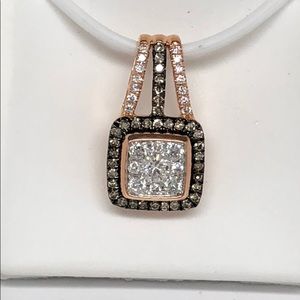 Diamond pendent chocolate diamond and white dia